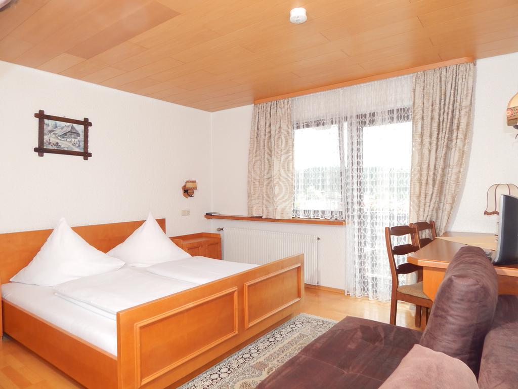 Hotel Hochschwarzwald-Hof Schluchsee Pokoj fotografie